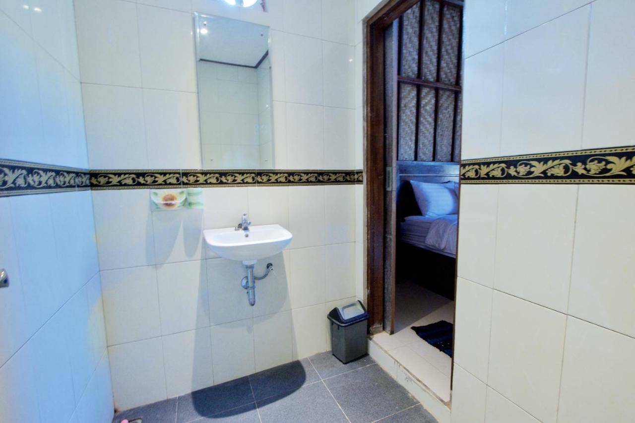 Adi Bungalow Nusa Penida Redpartner Ped Экстерьер фото